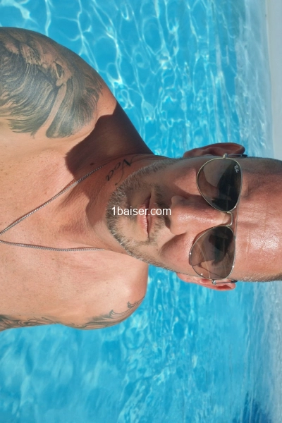 Propose accompagnement soirée...resto...