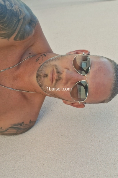 Propose accompagnement soirée...resto...