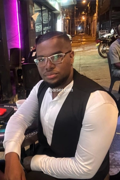 ARON BASTIAN  — Escort Montpellier (1)
