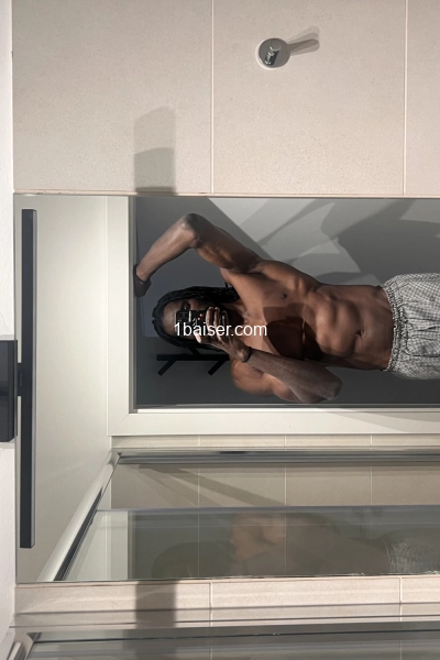 Grand black athlétique 