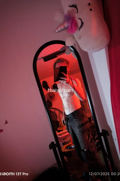 Jeune homme bien monté pour vous satisfaire mesdames 