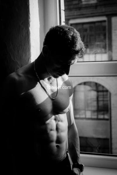 Devrim — Escort Paris (1)