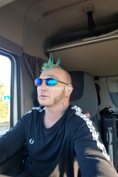 Escort boy très coquin 