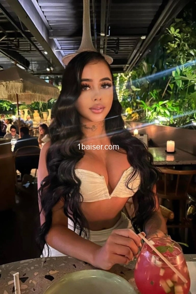 Escort à Niort : Melissa , Femme (2/2)