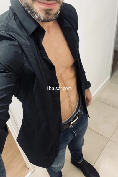 TuastrouvétonescortB