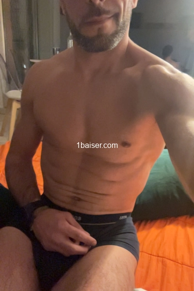 TuastrouvétonescortB