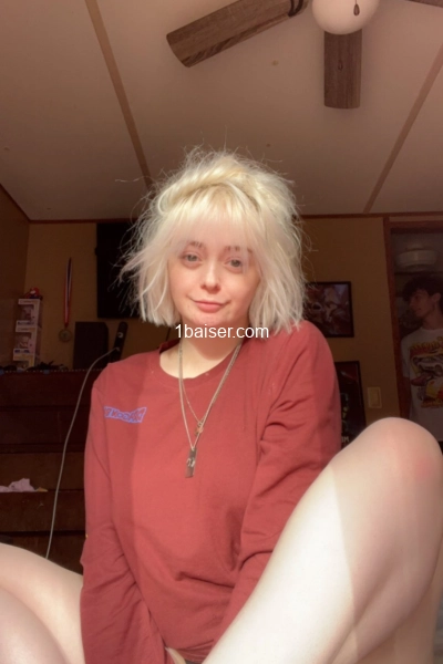 Escorte disponible — Escort Nimes (1)