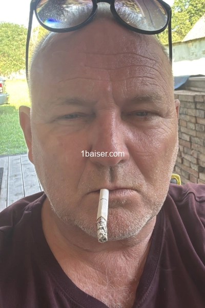 Beau mâle insoumis cherche sa compagne de jeux 