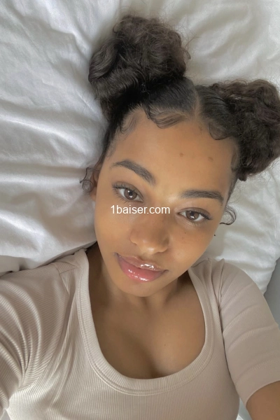 Je suis disponible  — Escort Lyon (1)