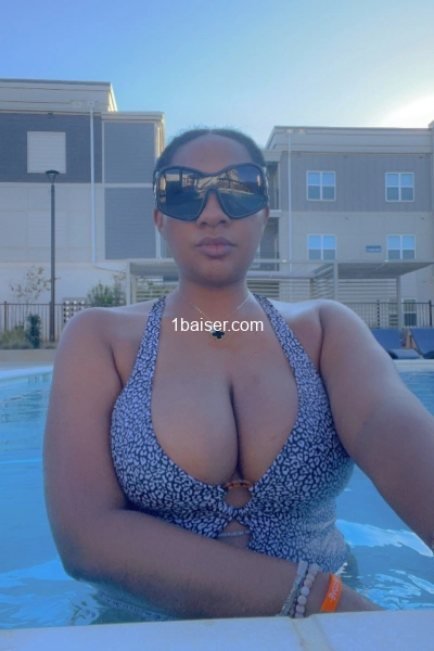 Kelly — Escort Essonne (1)