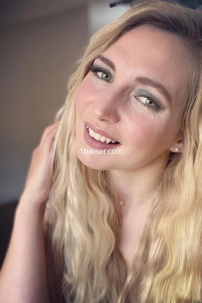 FEMME CHAUDE NYMPHO DISPONIBLE POUR VOTRE SATISFACTION