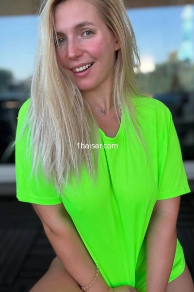 FEMME CHAUDE NYMPHO DISPONIBLE POUR VOTRE SATISFACTION