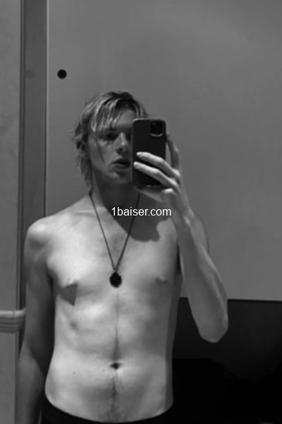 Escort sexy gay sur paris — Escort Paris (1)