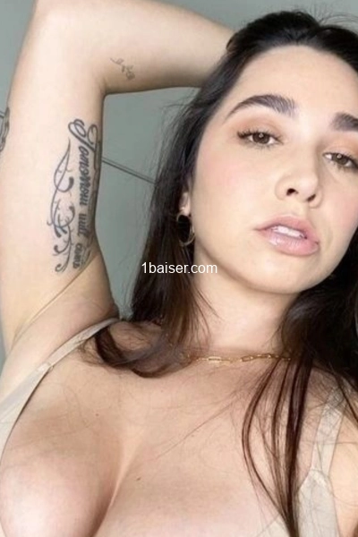 Disponible pour moments privés & agréables 