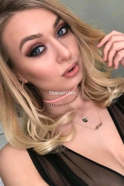 Lucie — Escort Cannes (1)