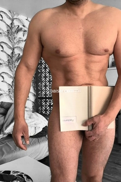 Grosse queue pour coquine 