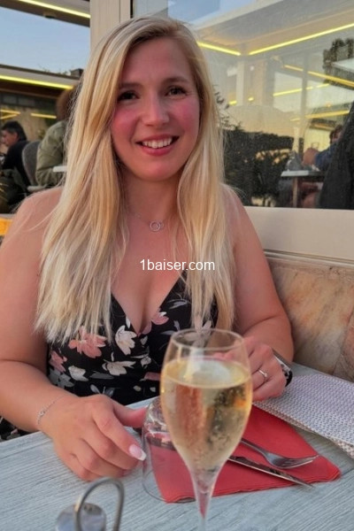 Florence PAVET  — Escort Angers (1)