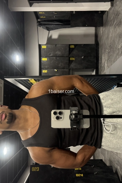 Métisse muscler  — Escort Lyon (1)