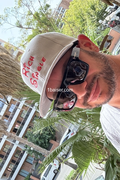 Jeune homme propose service d accompagnement 