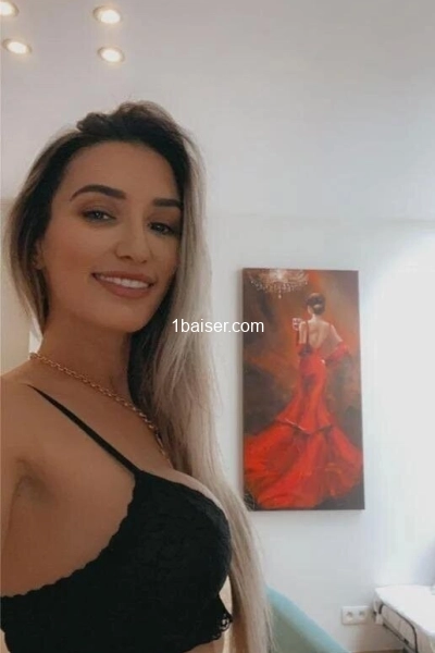 LAURA — Escort Neuilly sur Seine (1)