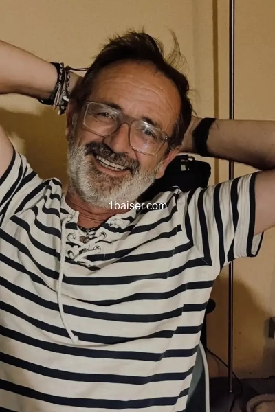 A disposition j'aime le sexe et faire plaisir 