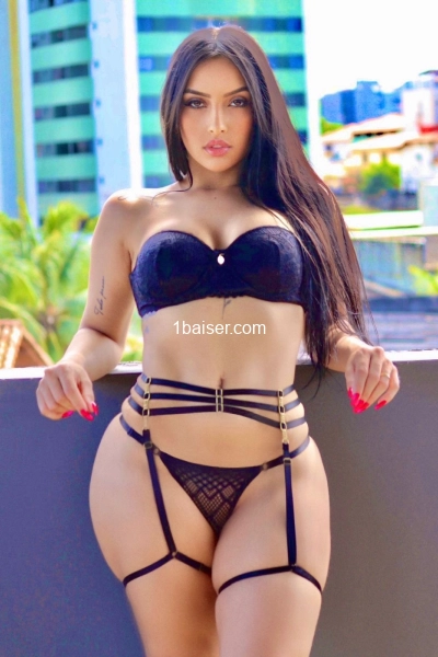 Isabella Queiroz — Escort Paris (1)
