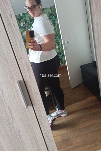 Escort à Vendee : Maë jass, Femme (2/3)