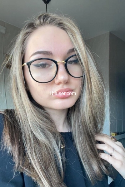 Lyly — Escort Lille (1)