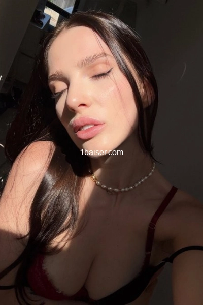 À la recherche d'une relation discrète, élégante et sensuelle