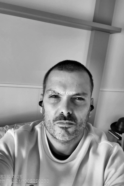 valentin — Escort Angers (1)