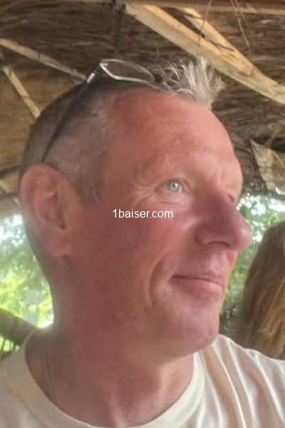 Frantiñ — Escort Tours (1)