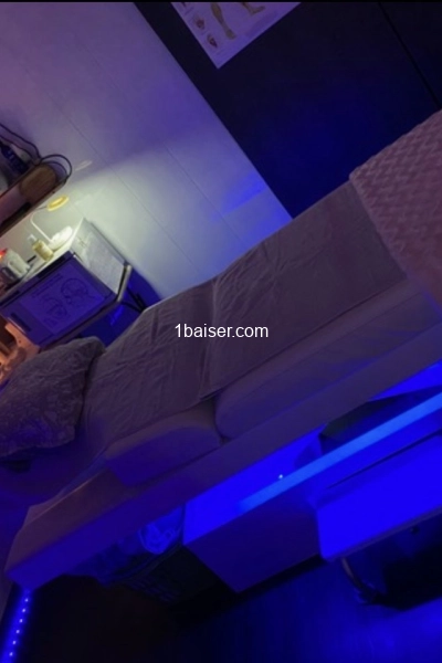 Masseuse tantrique française