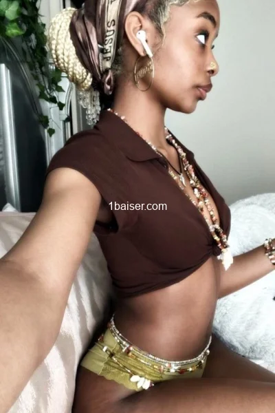 Lina — Escort Le Mans