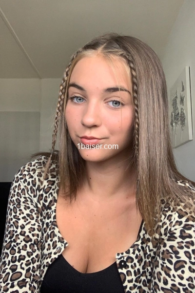 Adal — Escort Strasbourg (1)