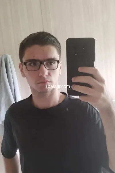 Escort à Vendee : Sexe, Homme (2/3)