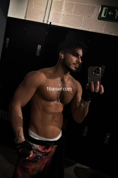 Charls23cm — Escort Paris (1)