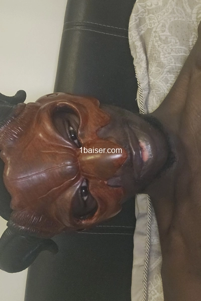 Jeune black charmant et fougueux 