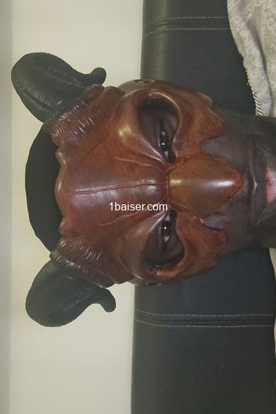 Jeune black charmant et fougueux 