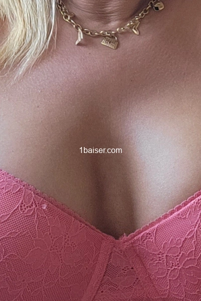 lora — Escort Marseille (1)