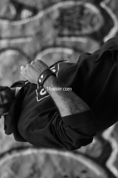 ANDREA JEUNE TBM D'ORIGINE ITALIENNE SANS TABOO 