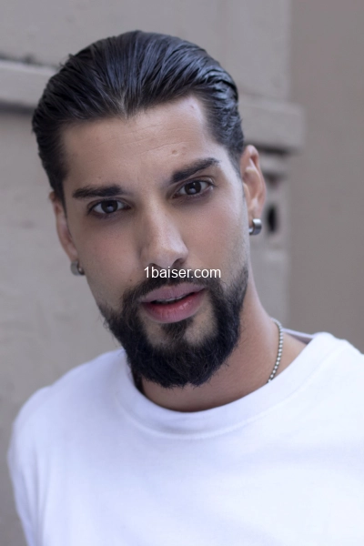 ANDREA JEUNE TBM D'ORIGINE ITALIENNE SANS TABOO 