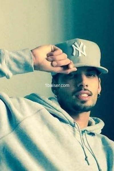 ANDREA JEUNE TBM D'ORIGINE ITALIENNE SANS TABOO 