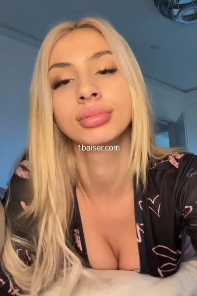 Rose — Escort à Ajaccio, Femme (1/2)