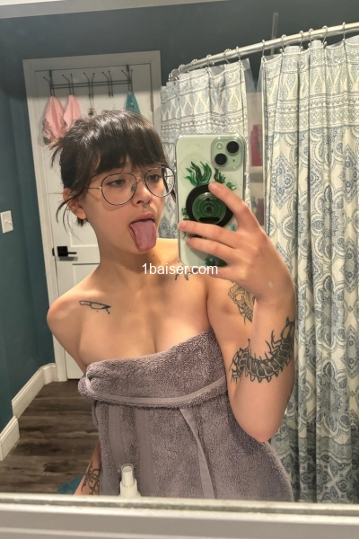 Salut moi c’est Carole sexy avec un corps sexy capable de te faire rêver — Escort Montpellier (1)