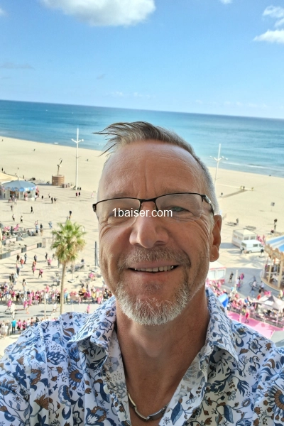 Homme pour accompagnement femmes mures  — Escort Pyrenees Orientales (1)