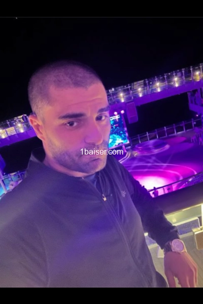 Jh pour mature uniquement < 40 ans 