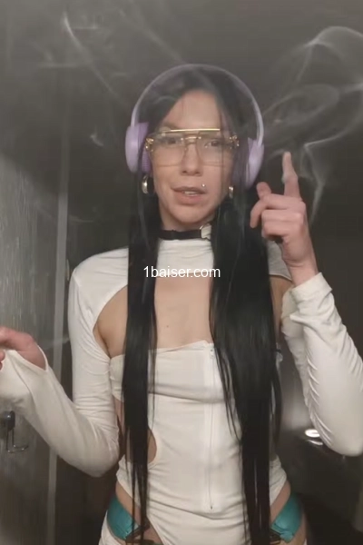 Gangbang sans capote bukkake