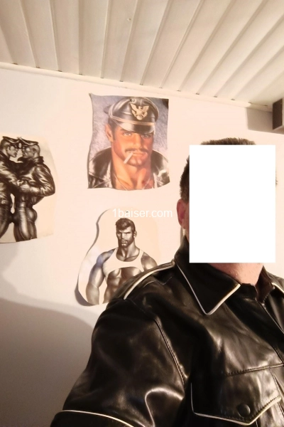 BEARMASTER_POUR_SOUMIS homme a dresser.. INITIATION BDSM SOFT OU PLUS