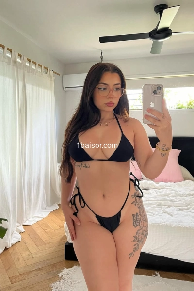 Astrid escort 