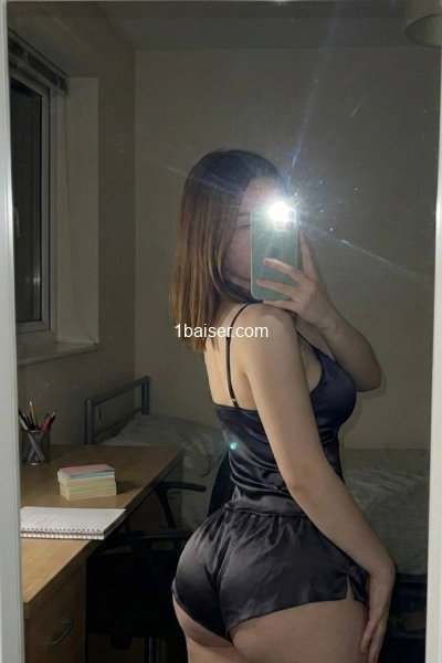 Chaude femme pour plaisir sans tabous discrétion assuré. 